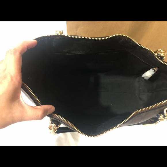 Coach - Picture 5 of 7